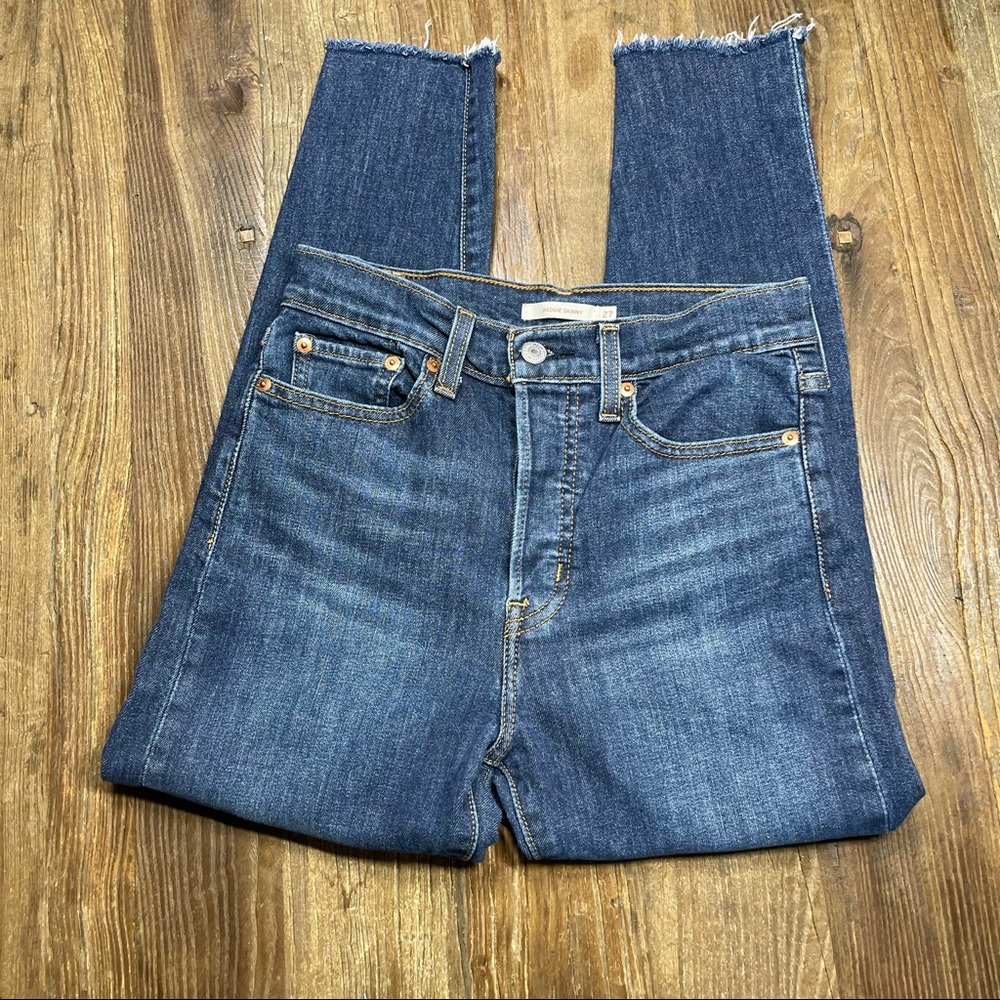 Levi’s Wedgie Skinny Raw Hem Button Fly Womens Jeans Size 27